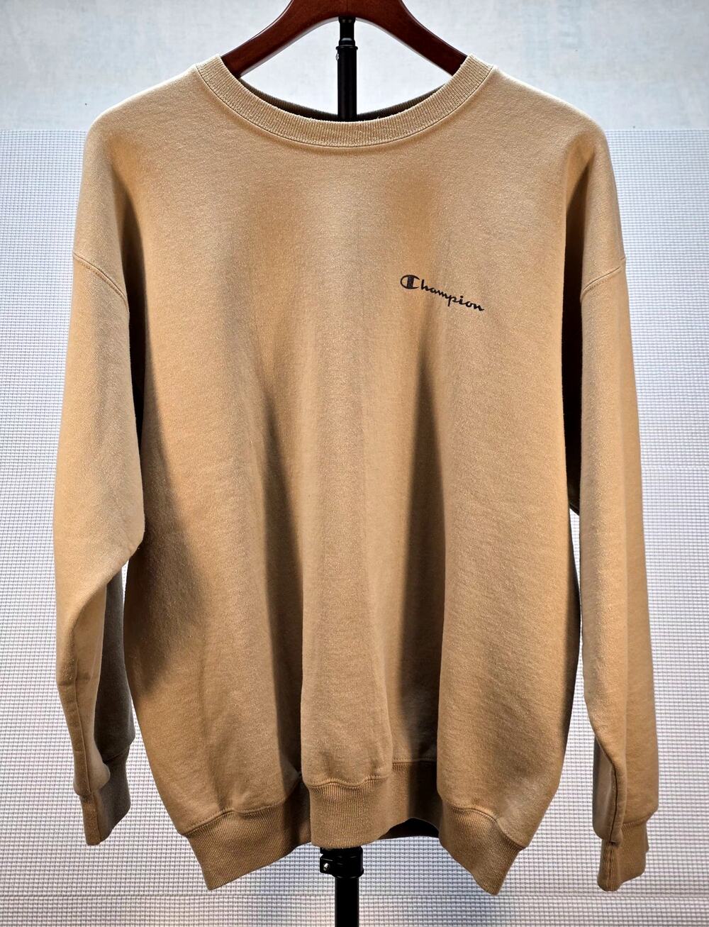 VTG Champion Sweatshirt Large Beige Crewneck Embroidered Logo 90s‎ Y2K Ovesized